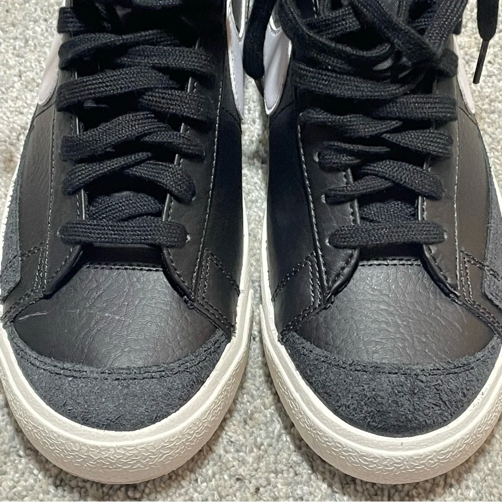 LIKE NEW Nike Blazer Mid '77 Vintage Sneaker, Black Sail - Mens US 8.5 WORN ONCE
